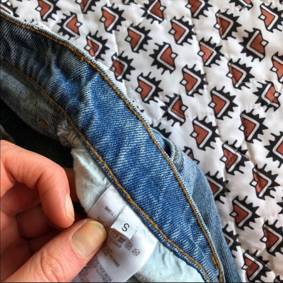 Brandy Melville High Waisted Mom light wash jeans - Picture 4 of 4